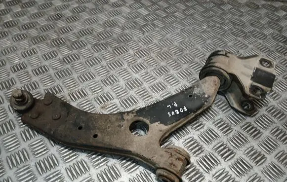 Ford Focus Front control arm BV613C339AAA 1188422