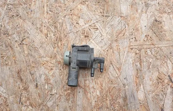 Dodge Journey Turbo solenoid valve 1K0906283A