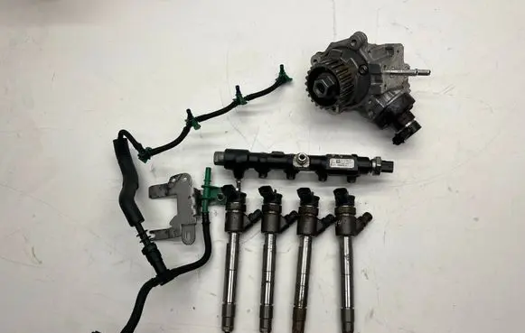Peugeot 308 Fuel injection high pressure pump 9817903080 9821399680 9816125180