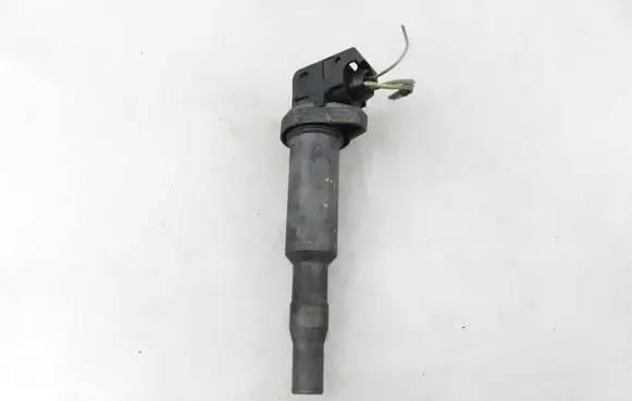 BMW 1 E81 E87 High voltage ignition coil 7638477 0221504471