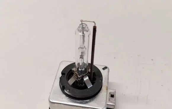 BMW 3 E90 E91 Xenon bulb 66140 356995 Q8X54853