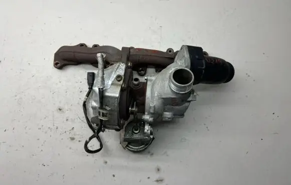 Volkswagen PASSAT B8 Turbo 04L253010B