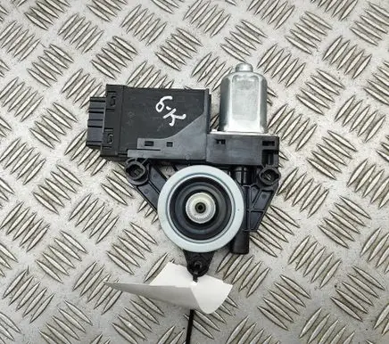 Volvo XC40 Rear door window regulator motor 32283267 8889639264