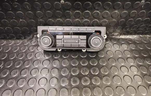 Volkswagen Tiguan Climate control unit 5K0907044EA