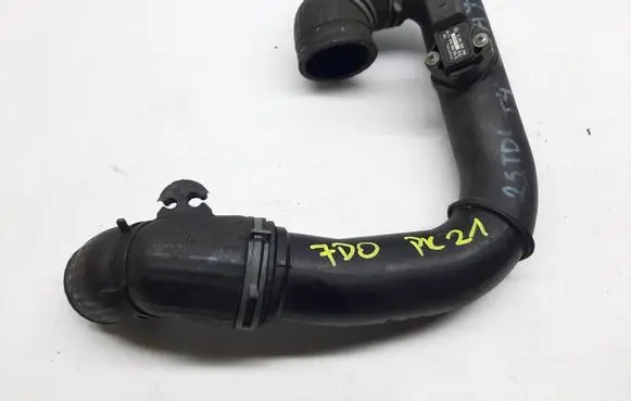 Volkswagen Transporter - Caravelle T4 Intercooler hose/pipe 7D0145958