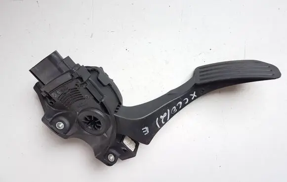 Volvo XC60 Accelerator throttle pedal 31329060