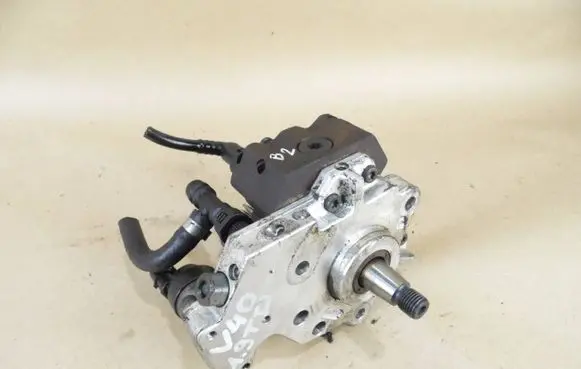Volvo S40, V40 Fuel injection high pressure pump 0445010031 099274 8200055072
