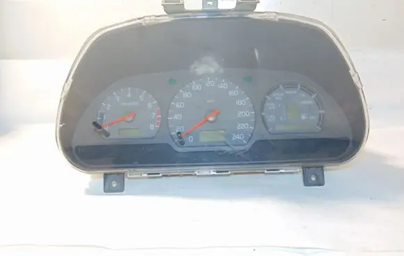 Volvo S40, V40 Speedometer (instrument cluster) 30862002 30864002