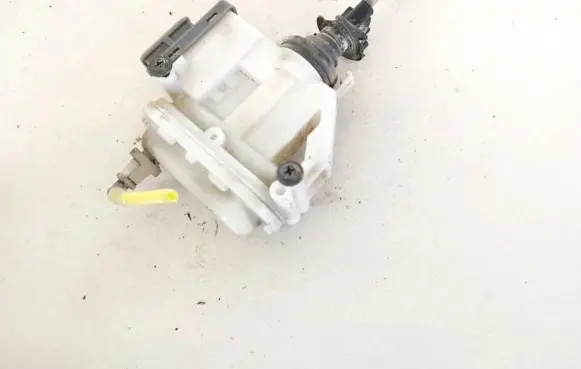 Volkswagen PASSAT B4 Central locking vacuum pump 