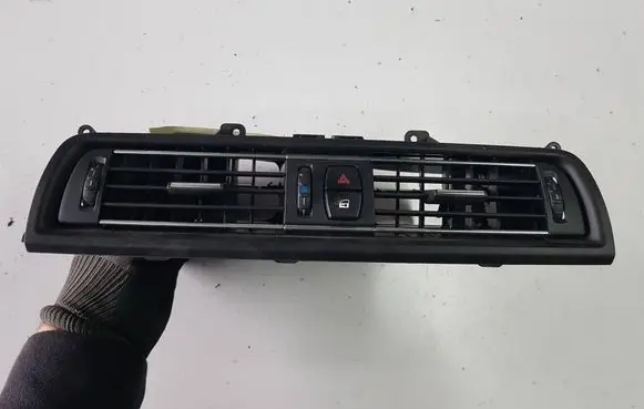 BMW 5 F10 F11 Dash center air vent grill