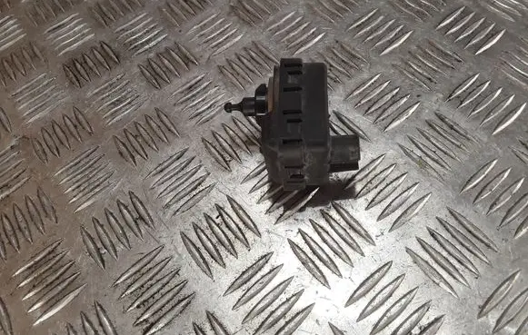 Opel Zafira A Headlight level adjustment motor 