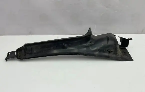 Volkswagen Jetta VI Other engine bay part 5G1815159B