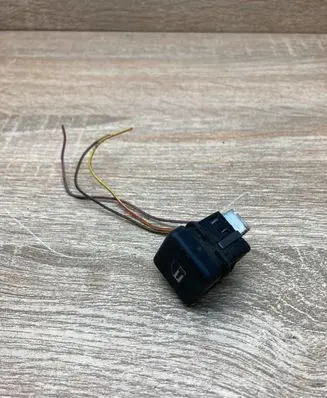 BMW 5 E39 Central locking switch button 8360828 WithPlug
