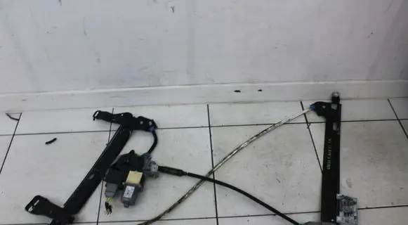 Peugeot 308cc Front door window regulator with motor 9681903480
