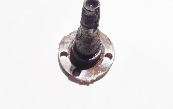 Volkswagen Jetta II Stub axle 