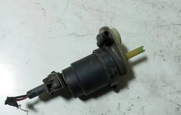 Opel Zafira B Windscreen/windshield washer pump 13248320