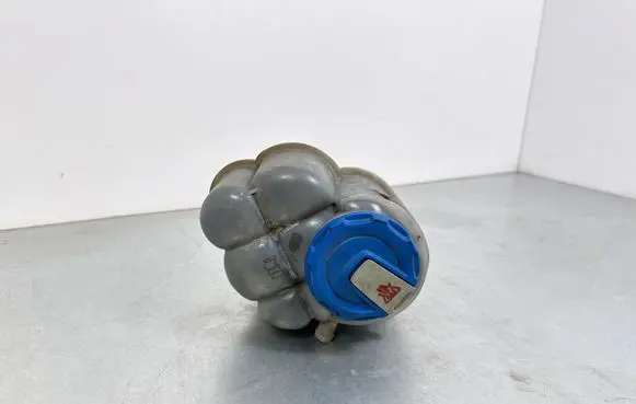 Audi A4 S4 B9 Coolant expansion tank/reservoir 8W1121403A