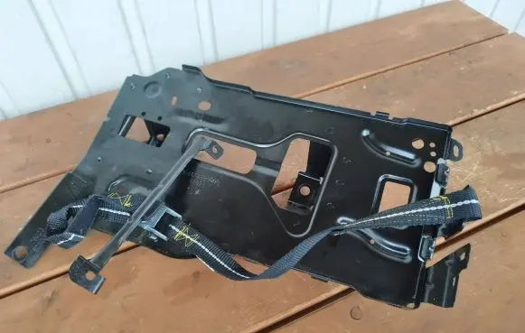 Peugeot 308 Battery box tray 9846246880