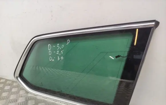 Volkswagen PASSAT B8 Rear side window 3G9845298