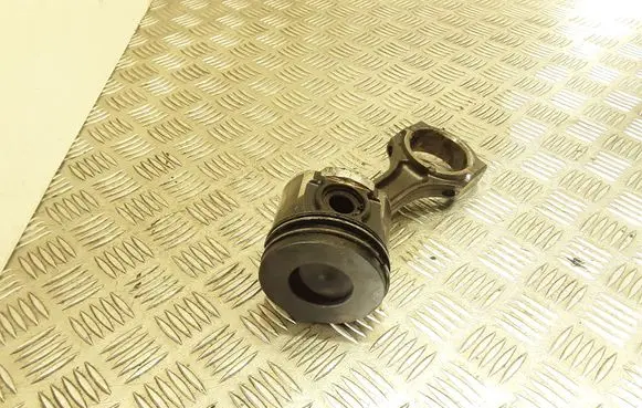 Mazda MPV Piston with connecting rod