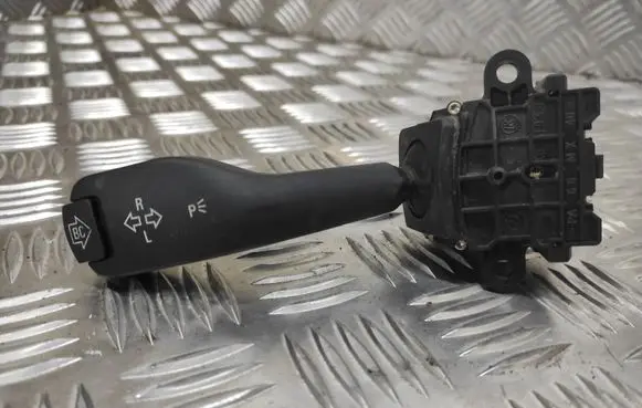 BMW 5 E39 Indicator stalk 01104010