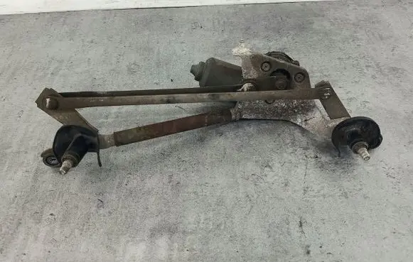 Toyota Yaris Front wiper linkage