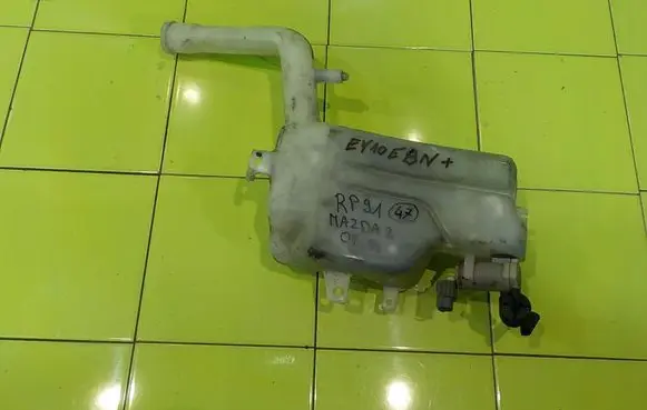 Mazda 2 Windshield washer fluid reservoir/tank RP91