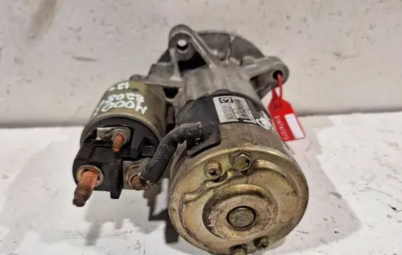 Peugeot 307 Starter motor M00T82081