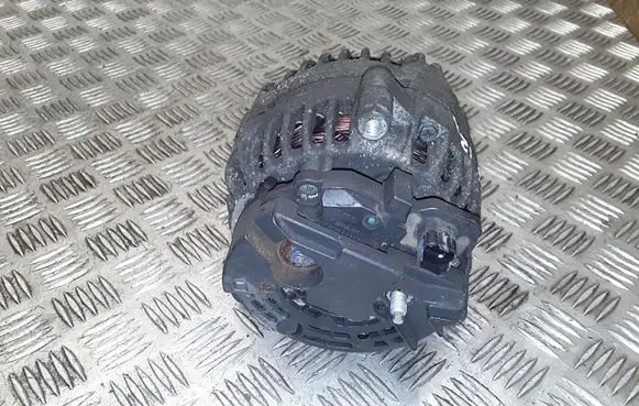 Nissan Juke I F15 Generator/alternator 0124525140