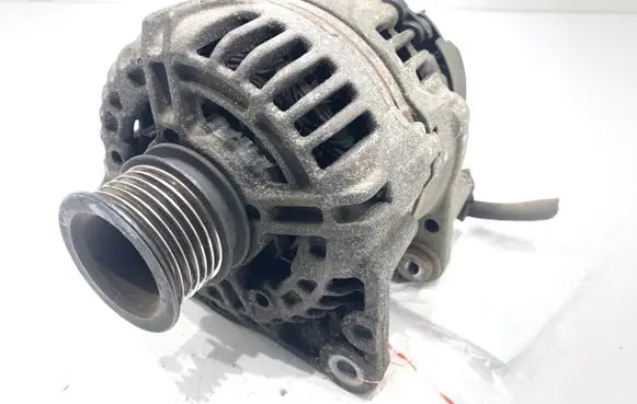 Skoda Fabia Mk2 (5J) Generator/alternator 037903025M