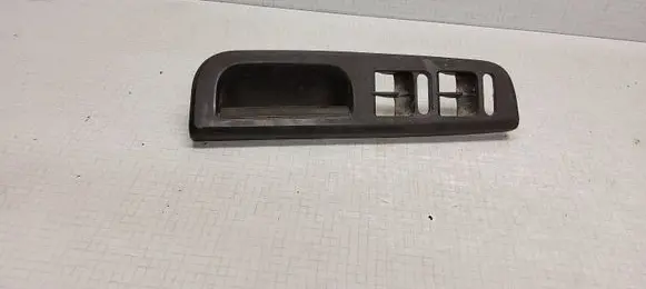 Volkswagen PASSAT B5 Front door window switch trim 3B1867171E