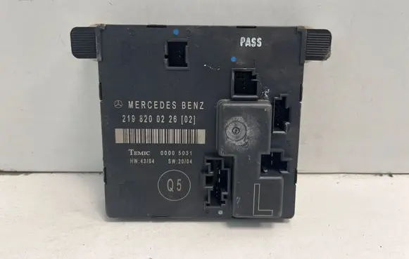 Mercedes-Benz CLS C219 Door control unit/module 2198200226