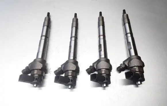 Seat Leon (5F) Fuel injectors set 0445110471 04L130271AE