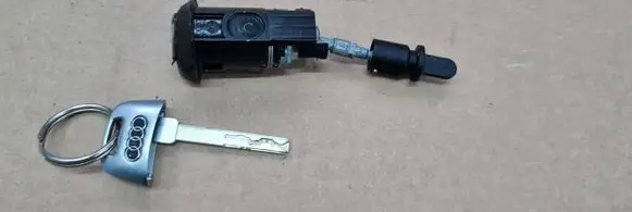 Audi Q5 SQ5 Front door lock 80B837167A