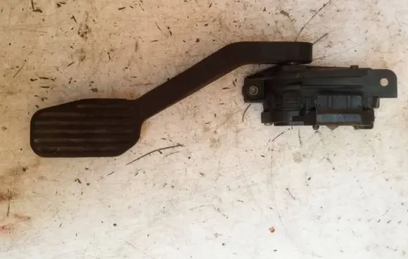 Volvo S60 Accelerator throttle pedal 30636006 6PV00853703
