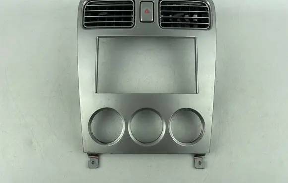 Subaru Forester SG Radio/GPS head unit trim 
