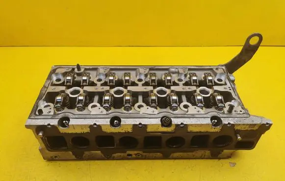 Volkswagen Tiguan Engine head 05L103403AC