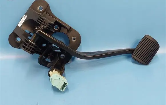 Ford Explorer Brake pedal L1MC-2D094-AG