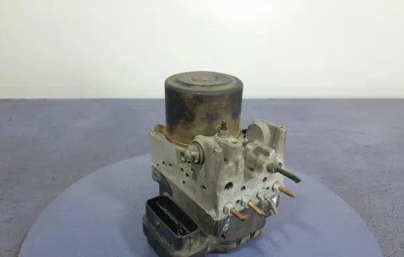 Mitsubishi L200 ABS Pump MN102452