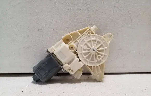 Mercedes-Benz Vito Viano W447 Front door window regulator motor A4479063600 C13835101 0130822559