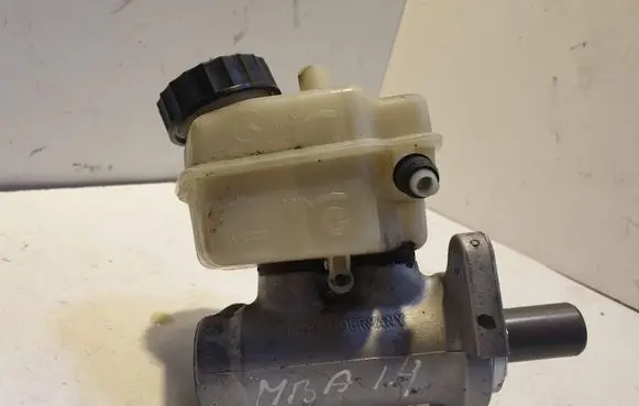 Mercedes-Benz A W168 Master brake cylinder A1684300302 32066868