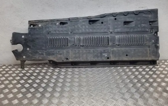 Seat Exeo (3R) Side bottom protection 3R0825206C