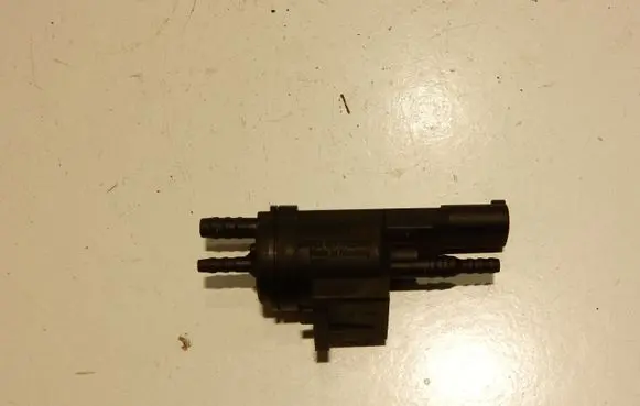 Mercedes-Benz C W202 Vacuum valve A0025401497 MERCEDESBENZ 1836