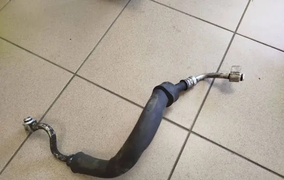 Land Rover Range Rover Sport L320 Air conditioning (A/C) pipe/hose 