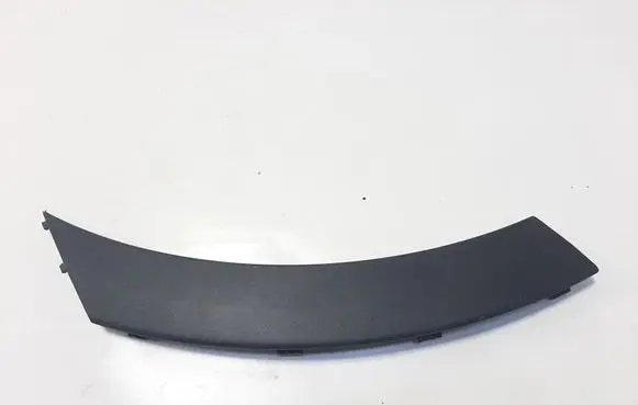 Rear bumper trim bar molding