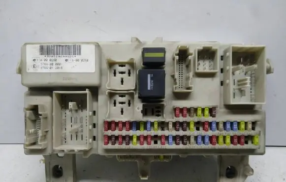 Ford Focus Fuse module 4M5T14A073CF 00065996 519099501
