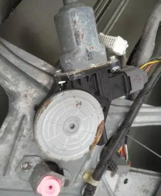 Honda Civic Front door window regulator motor