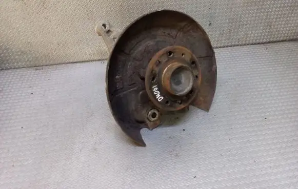 Rear wheel hub spindle/knuckle