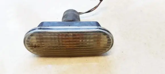 Volkswagen Golf IV Front fender indicator light 3B0949117C