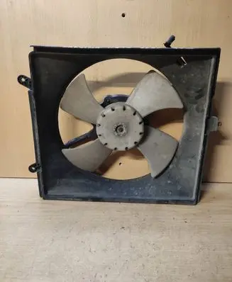 Mitsubishi Carisma Radiator cooling fan shroud